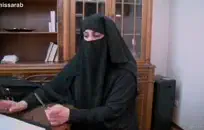 زوجة الساخنة في جوارب بيضاء مثيرة.