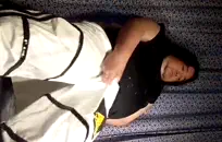 الثلاثي مع جبهة مورو الشباب قرنية في ملابس داخلية مثيرة.