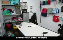 يعطيني صديقي وظيفة يدوية. نائب الرئيس كبير في متناول اليد.